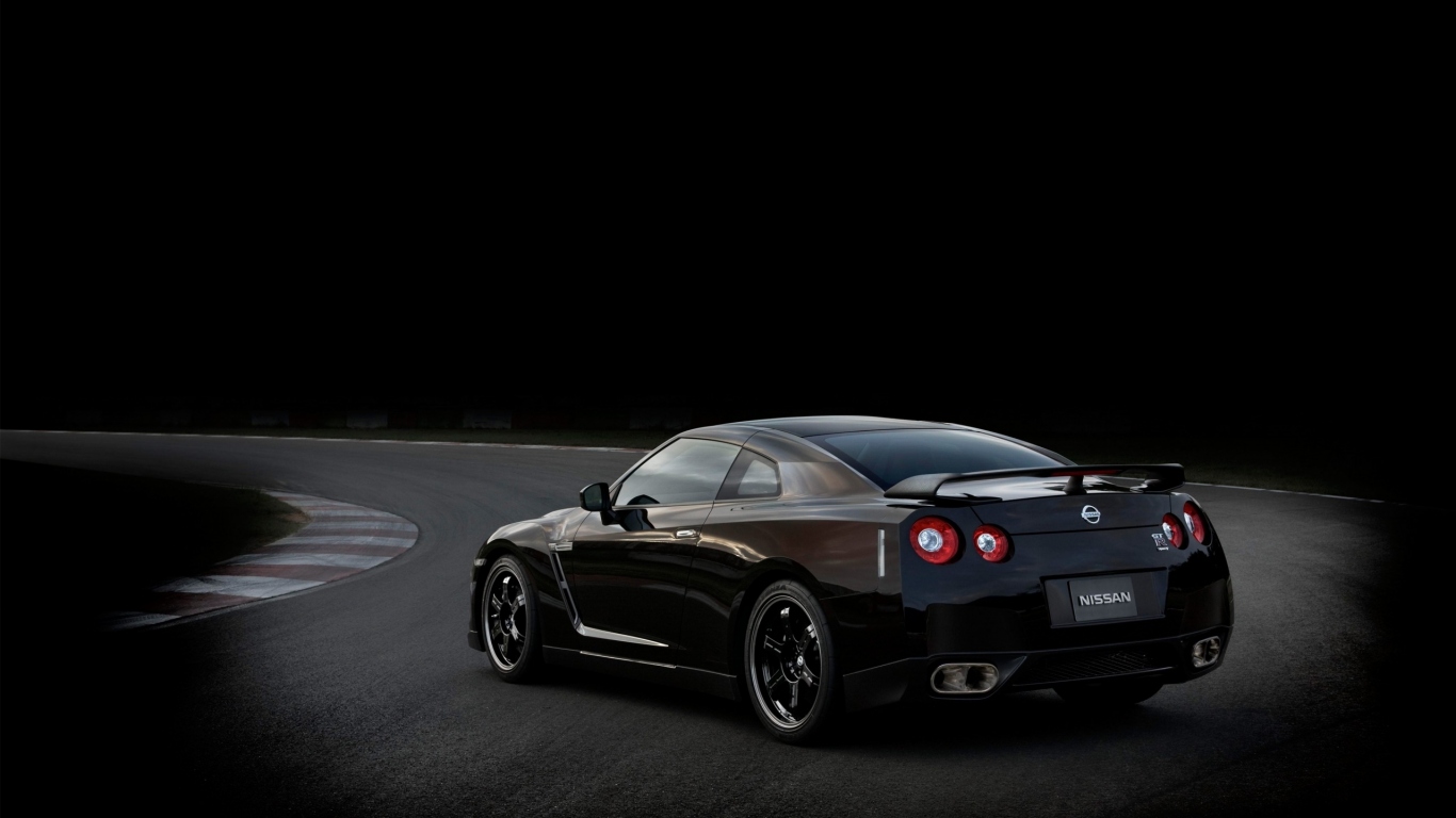 Черный Нисан