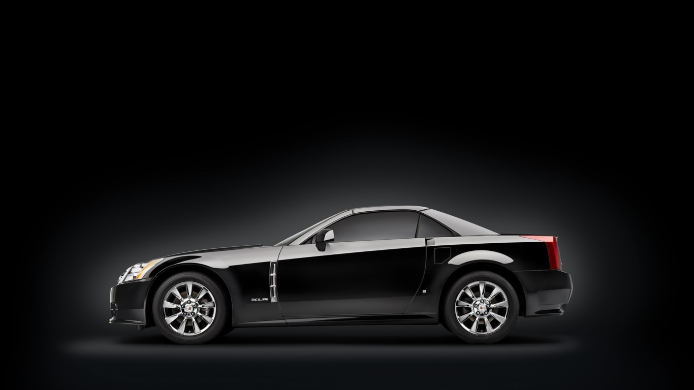 Красивая черная иномарка