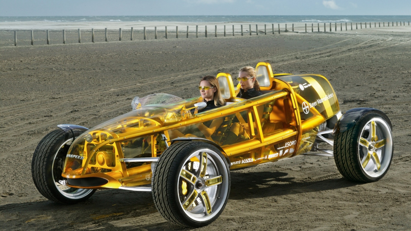 Красивый авто, красивые ножки