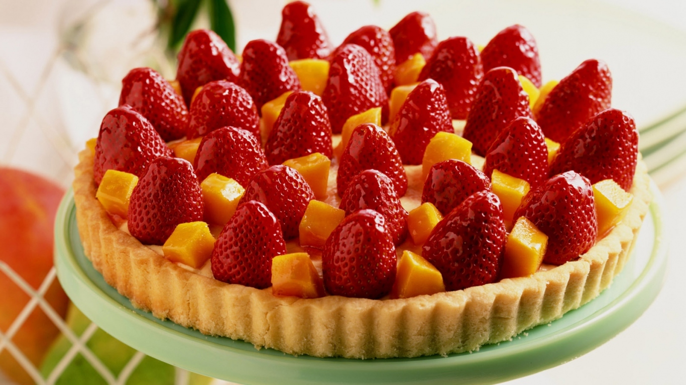 Вкусный пирог с клубникой