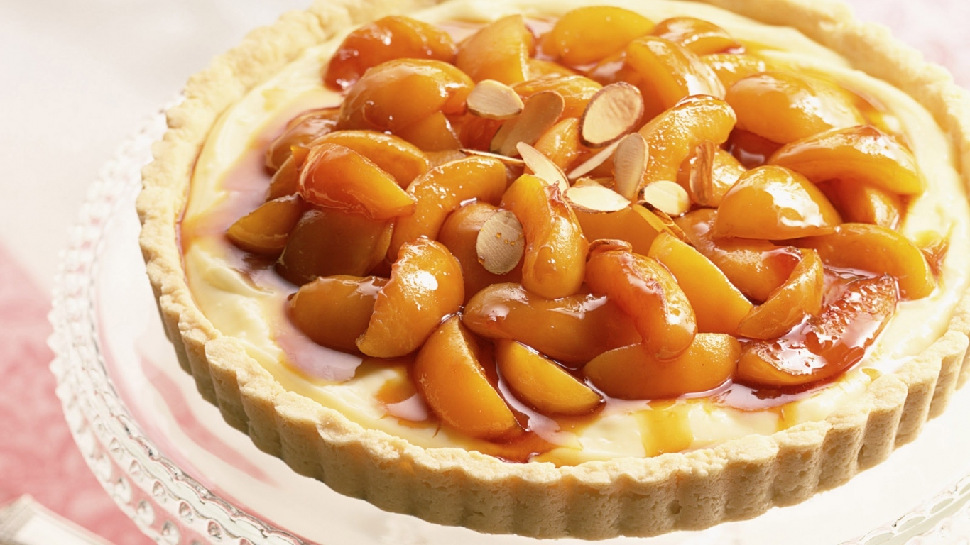Сладкий пирог с персиками