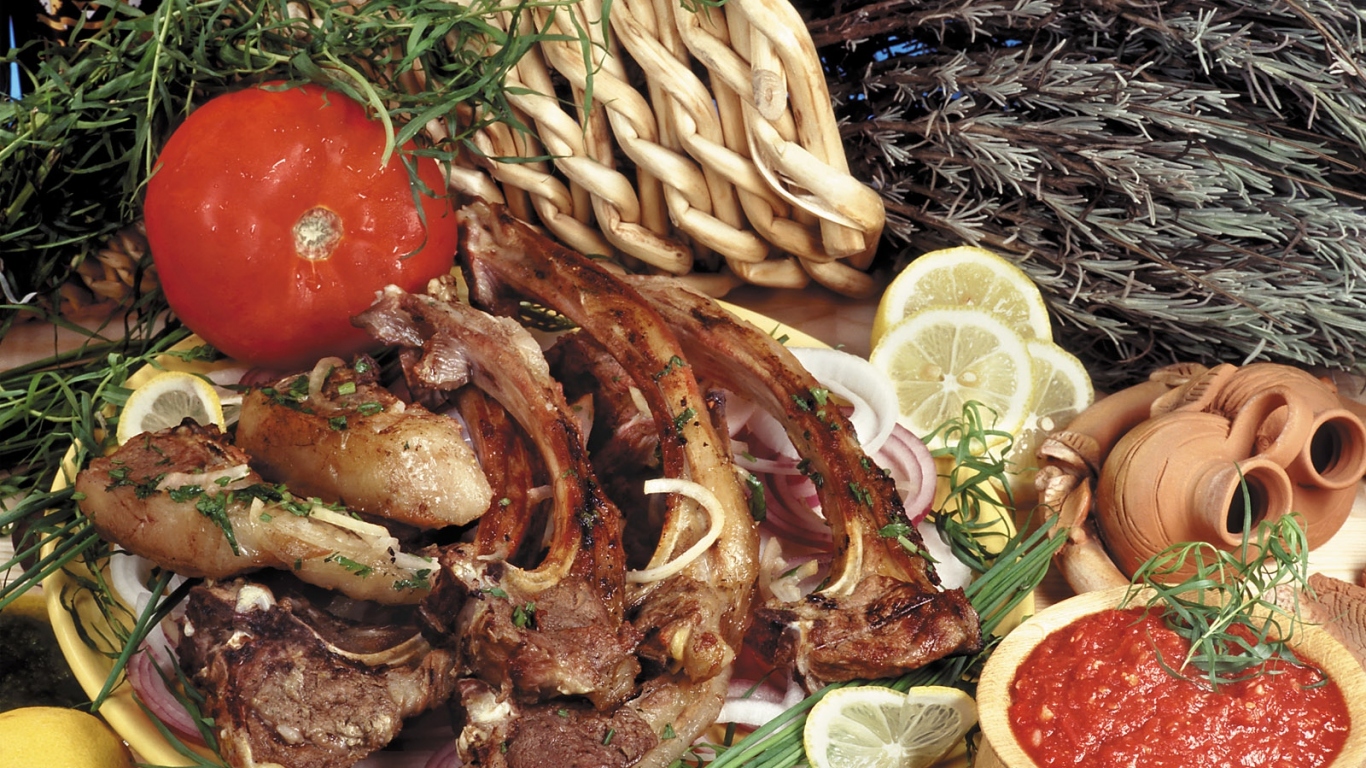 Жаренные ребра с томатом