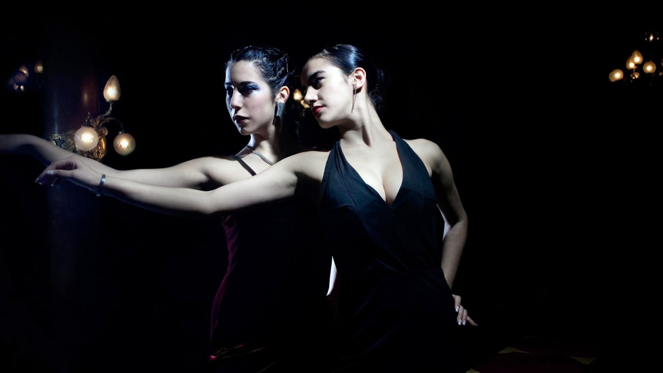 Светские львицы