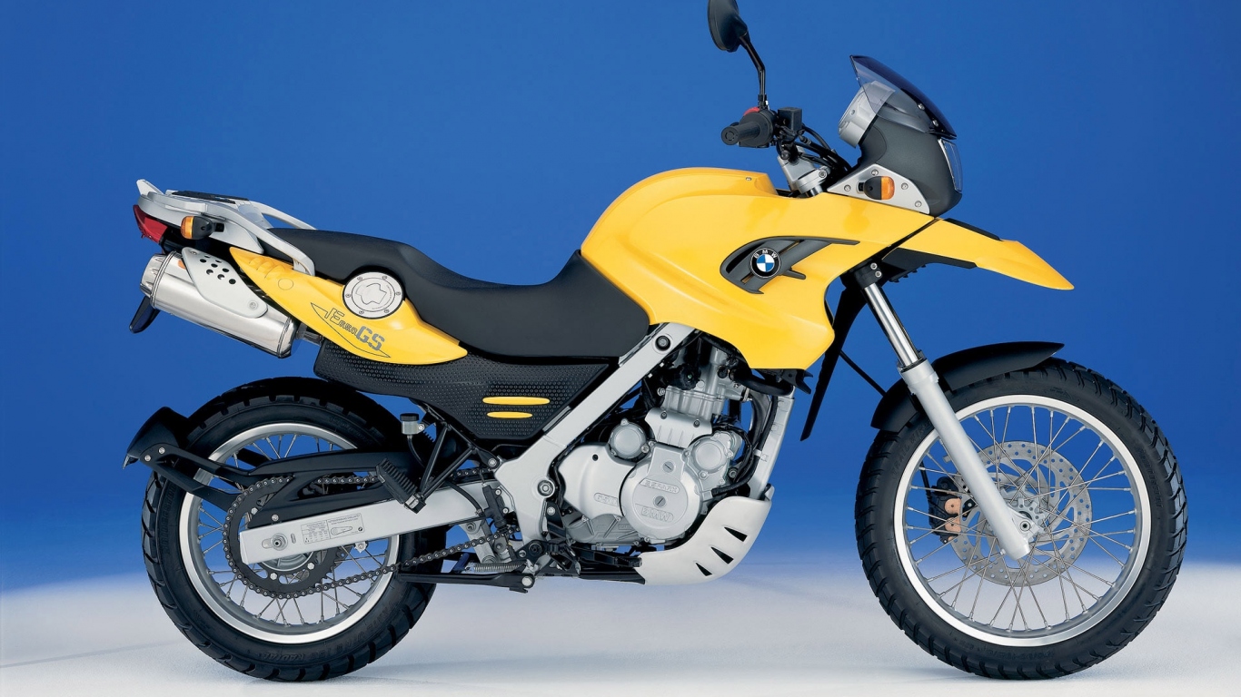 Мотоцикл BMW желтый