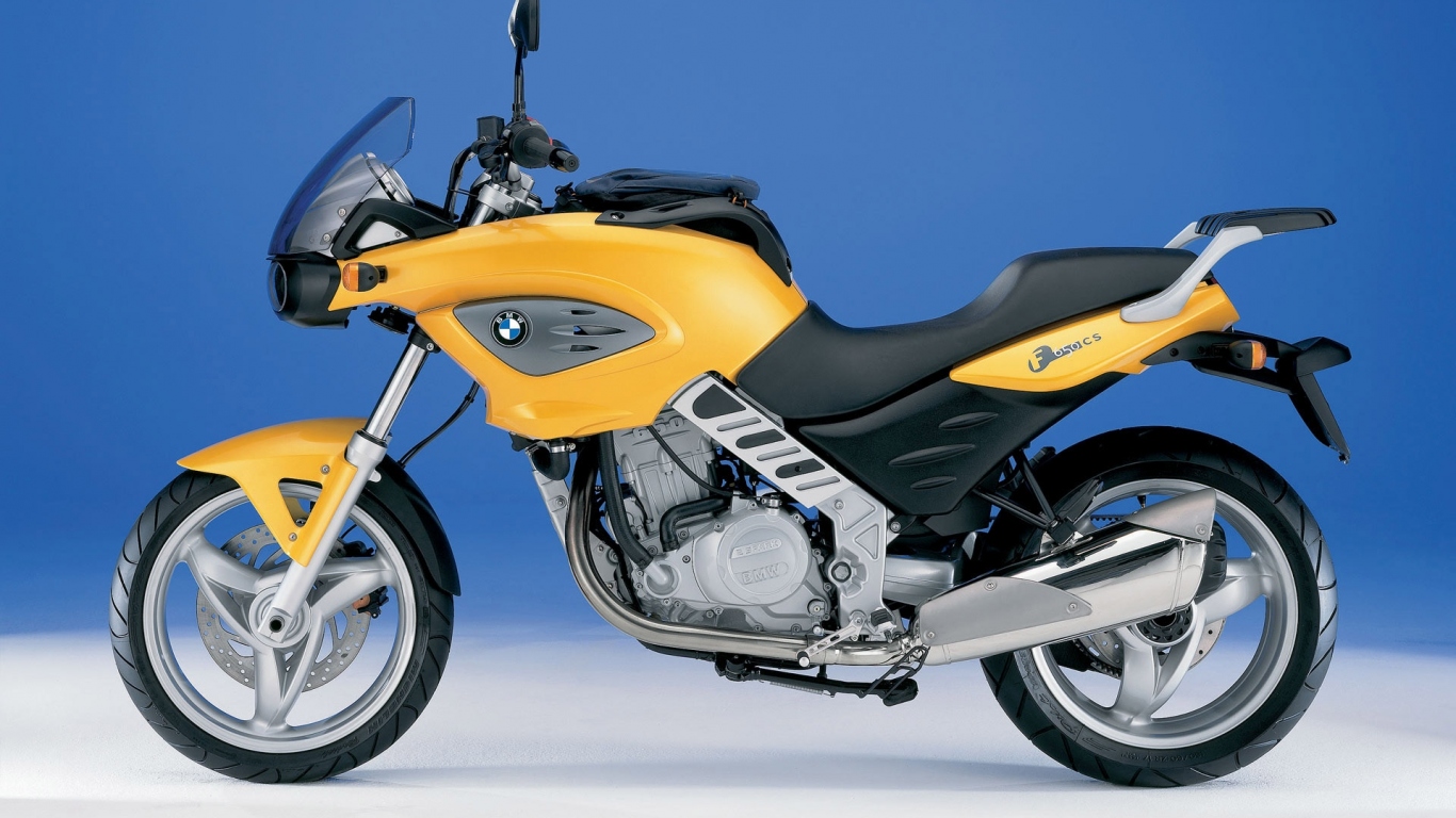 Мотоцикл BMW F650 CS вид сбоку