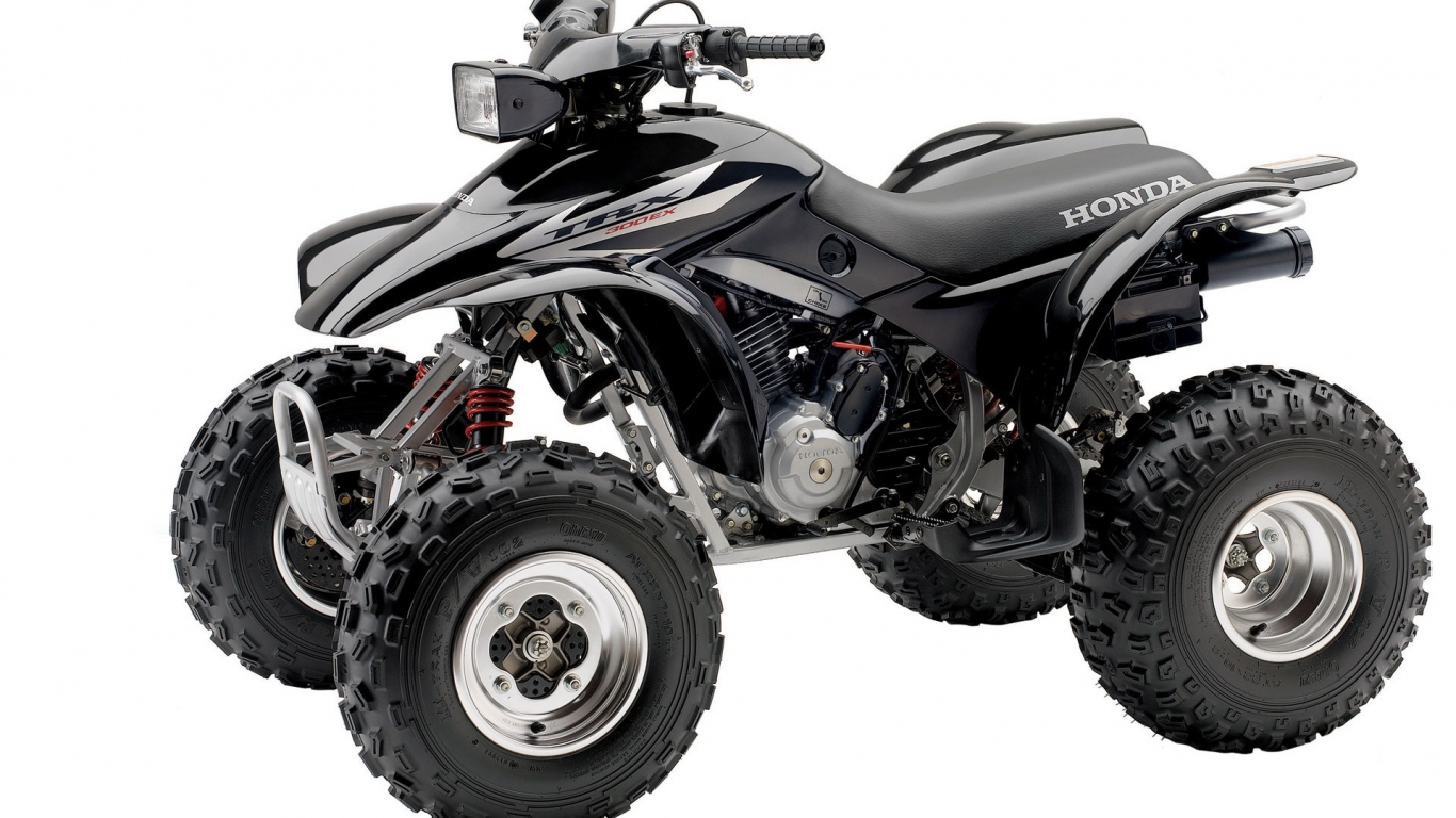 Черный Байк Honda квадроцикл