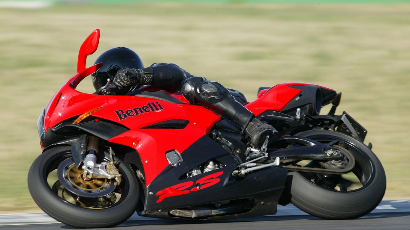 Огромная скорость байка