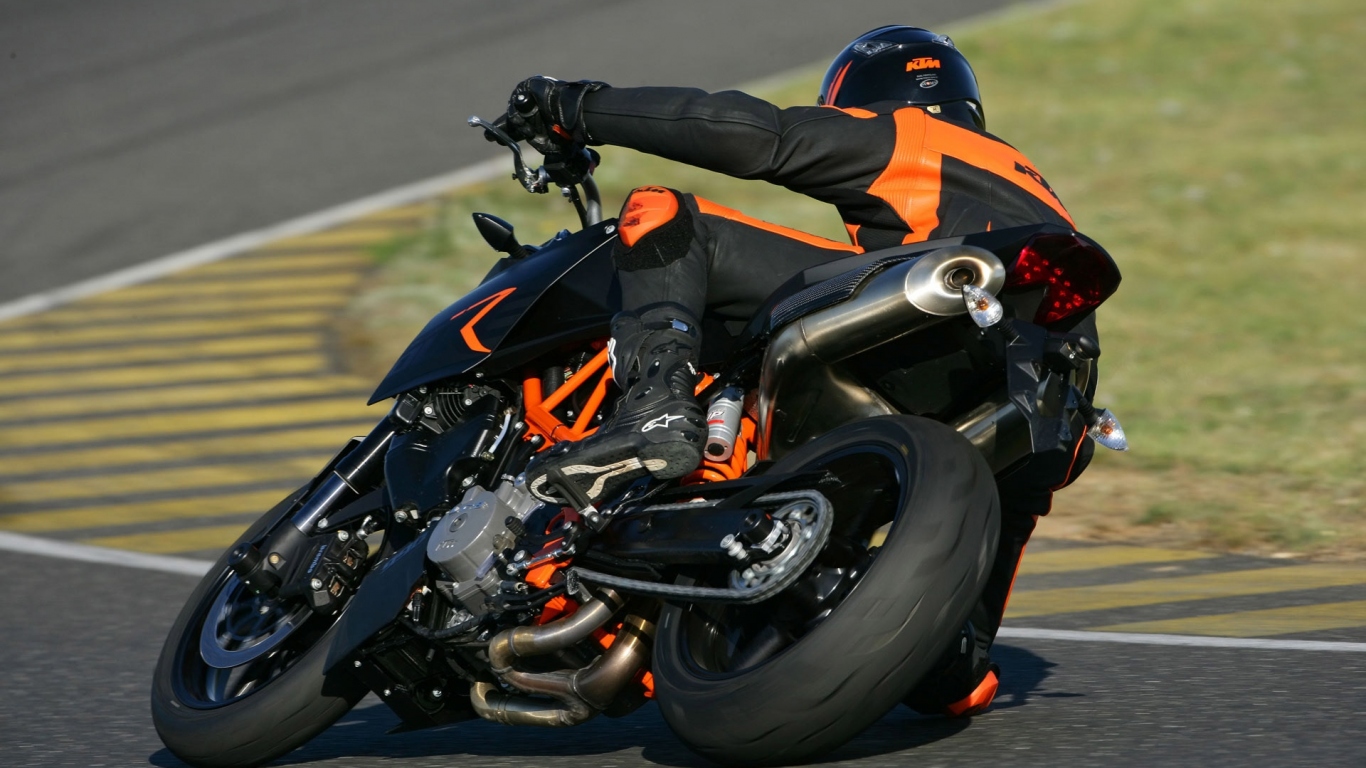 Гонщик на мотоцикле