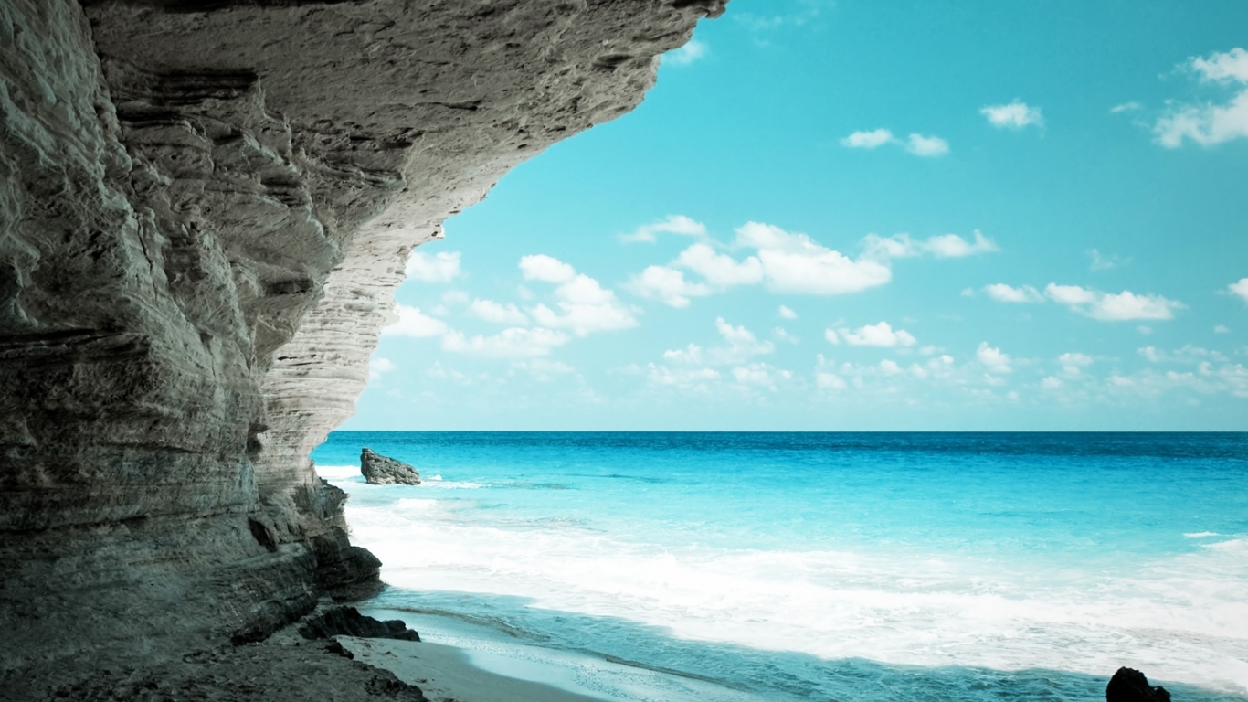 Красивое голубое море