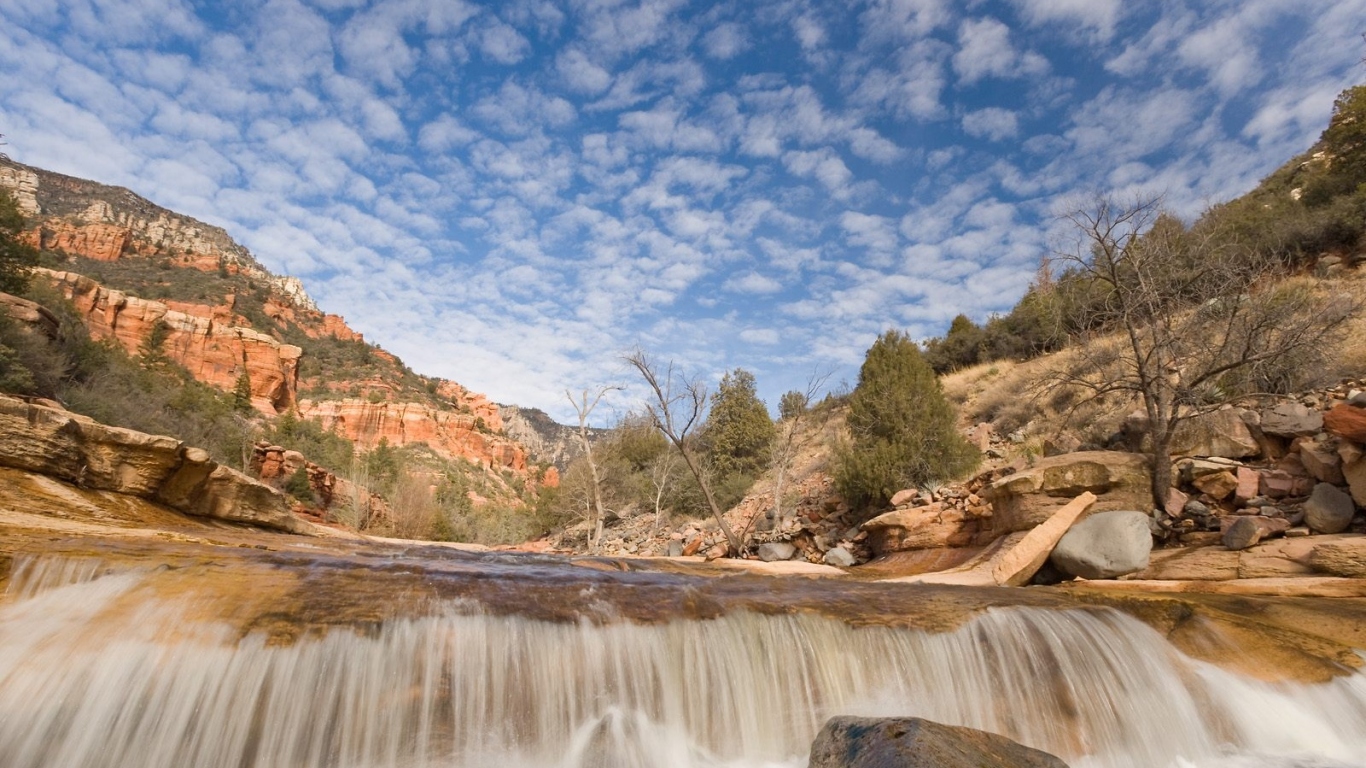 Шикарный водопад