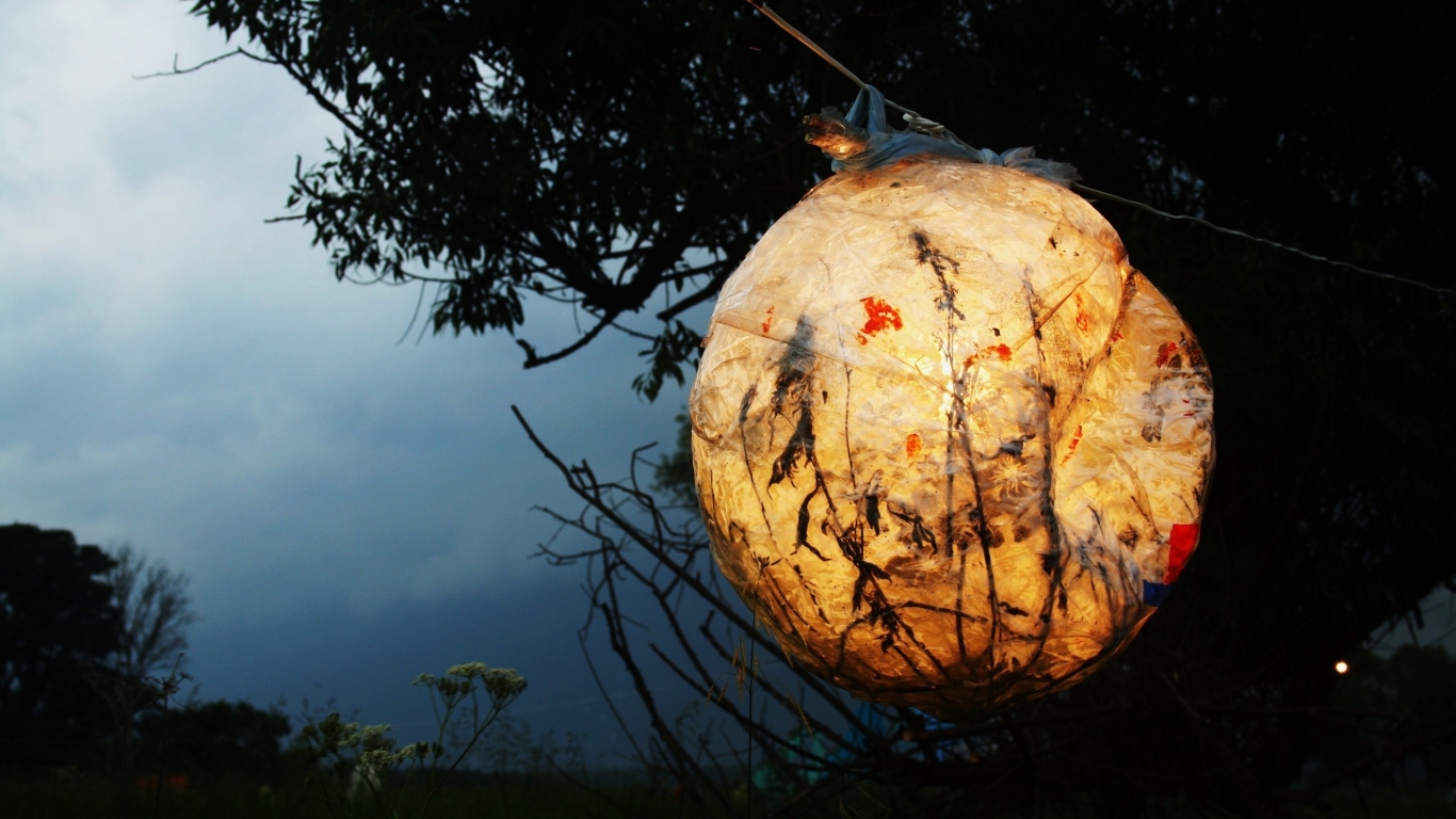 Фонарь в ночи