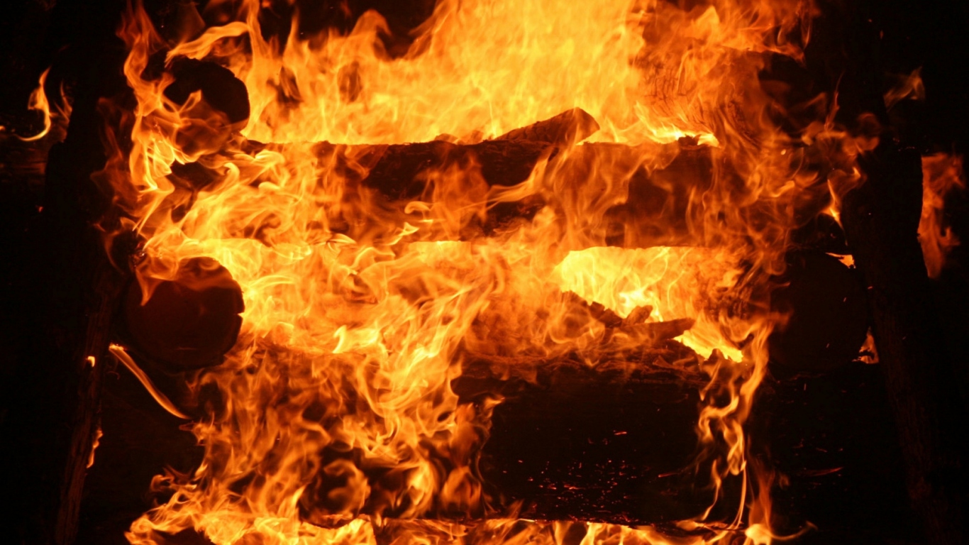 Пламя костра