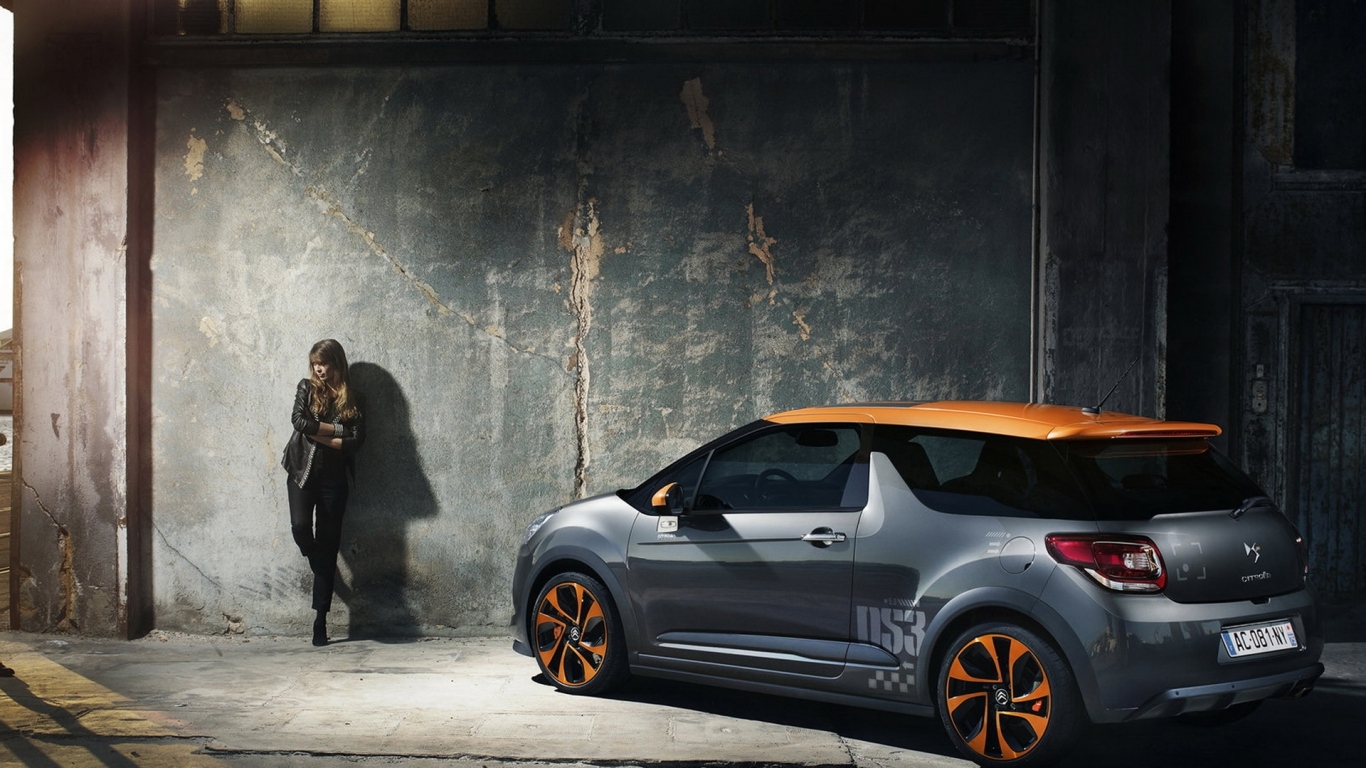 Citroen DS3 Racing в ангаре