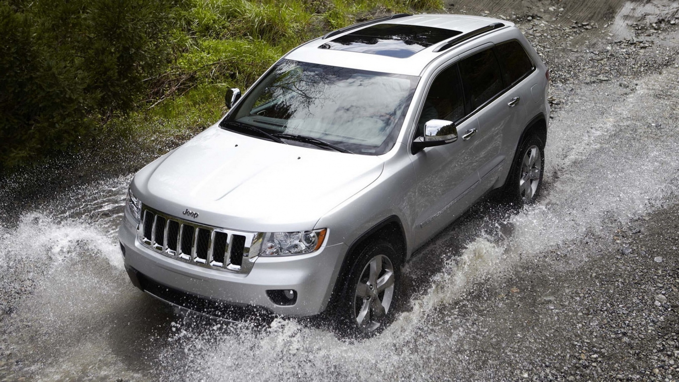 Джип Гранд Чероки на бездорожье