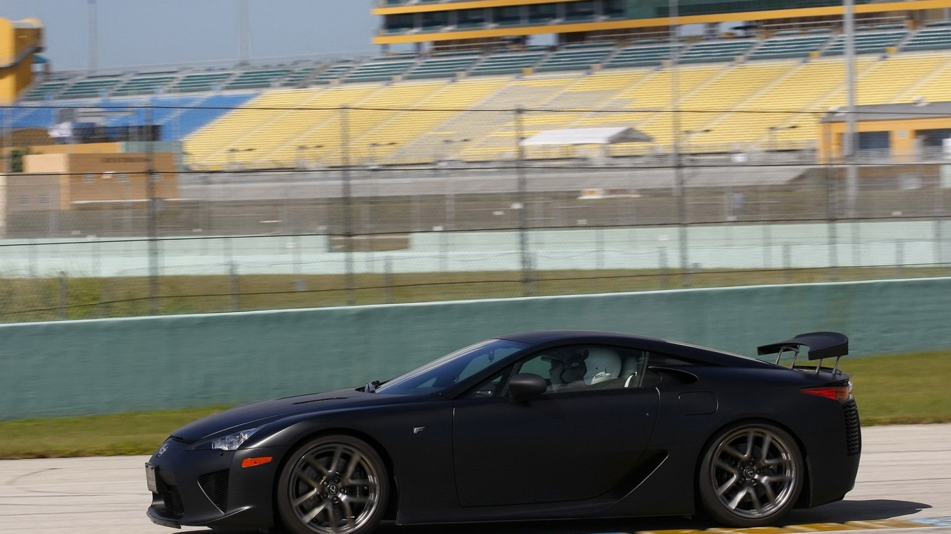 Спортивный Лексус 2012