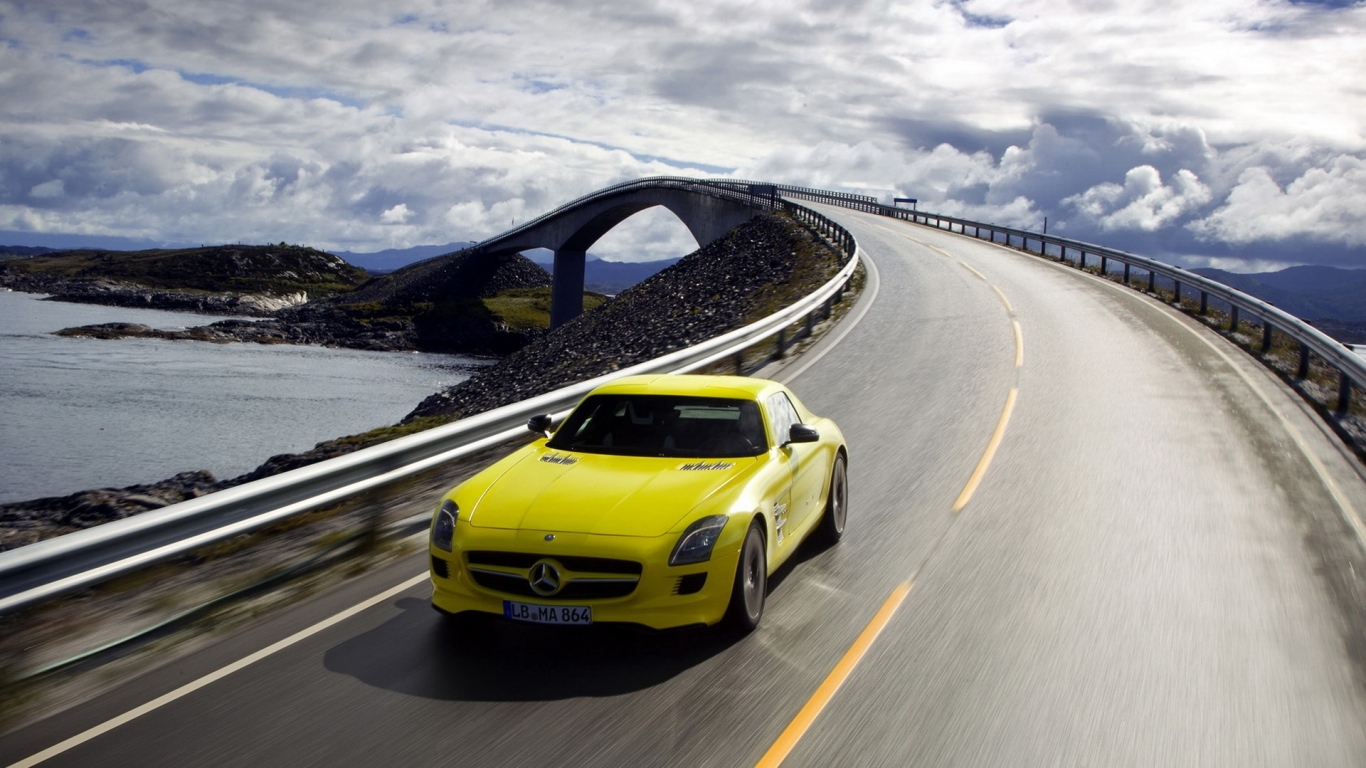 Мерседес Бенц SLS AMG