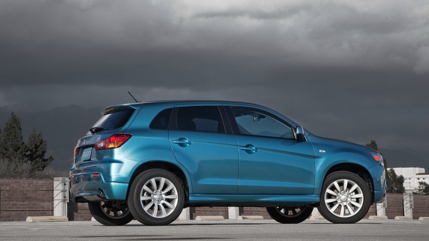 Митсубиши CUV