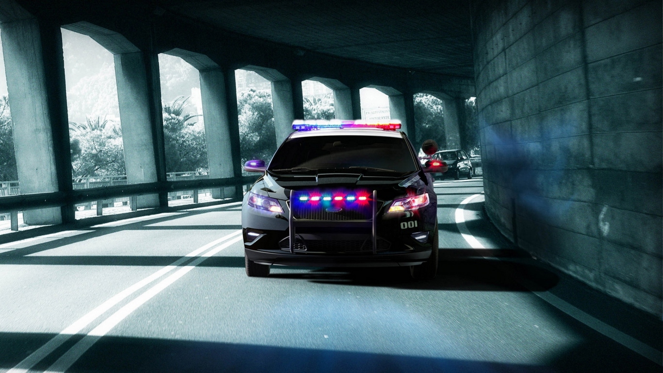 Ford Police Interceptor Concept в туннеле