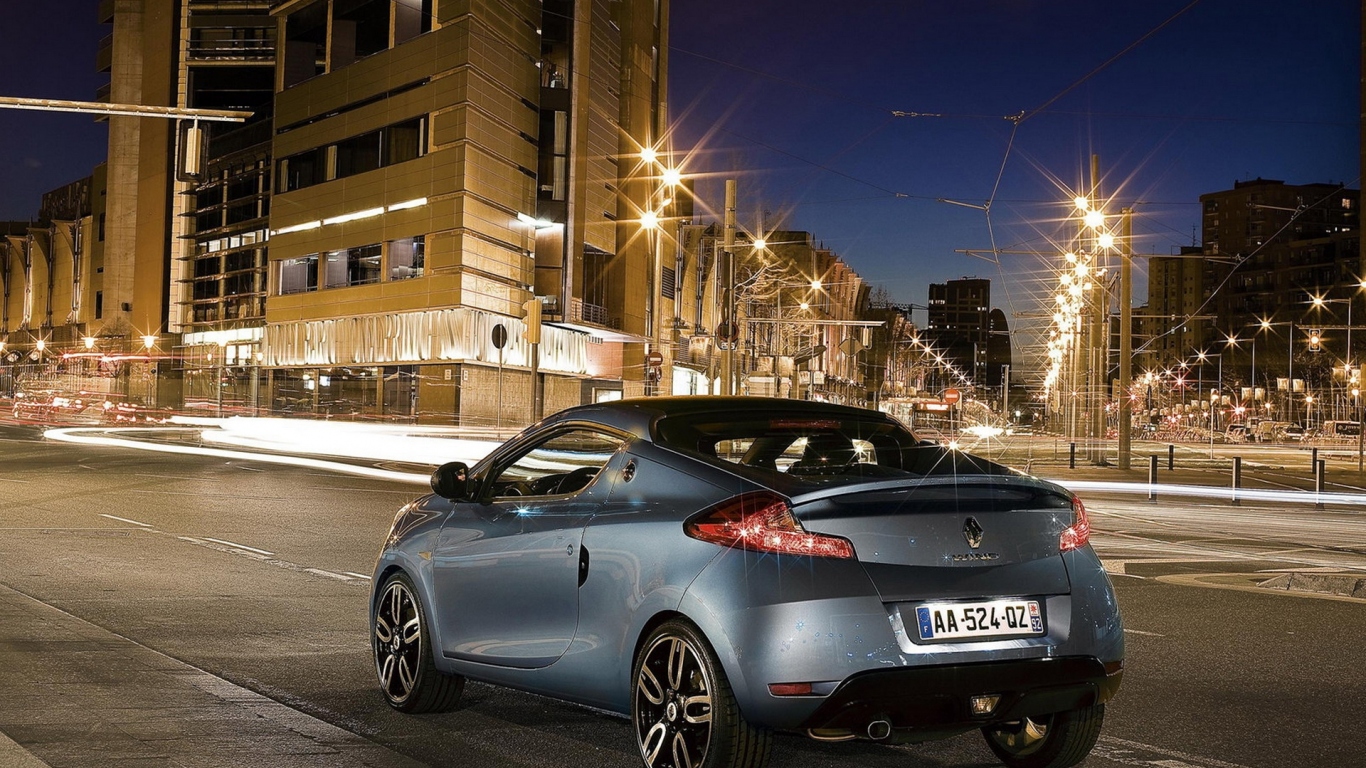 Renault Wind движение по ночному городу