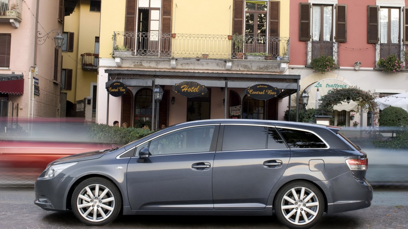 Тойота Авенсис Универсал