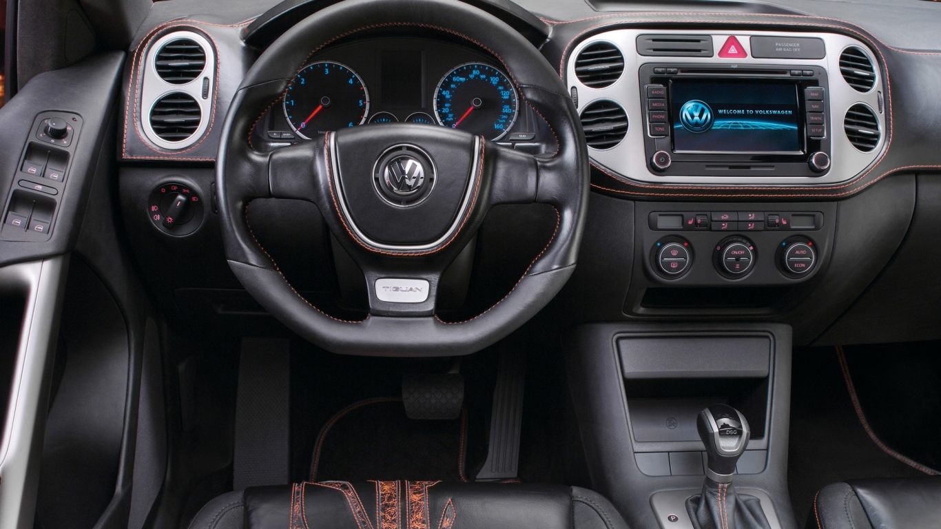 Кожаный салон автомобиля