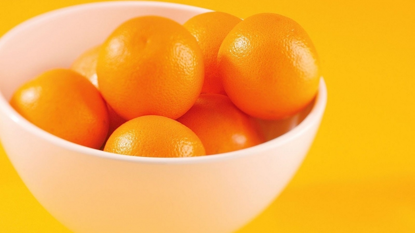 Чаша с апельсинами