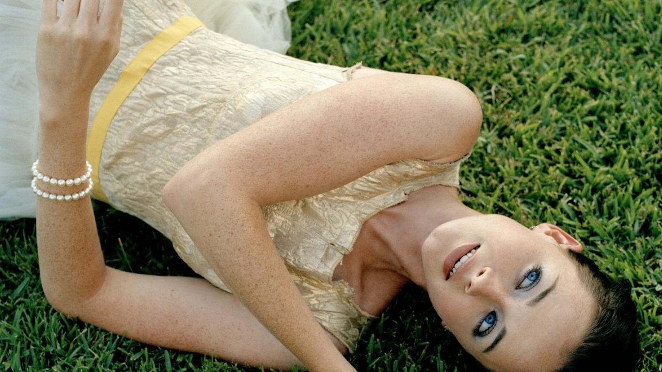 Алексис Бледел