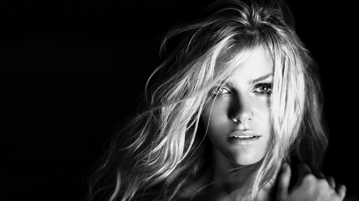 модель Бруклин Деккер