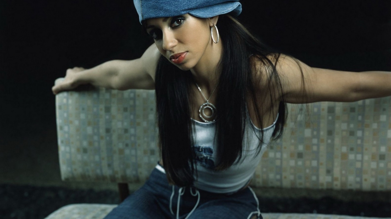 Миа Харрисон