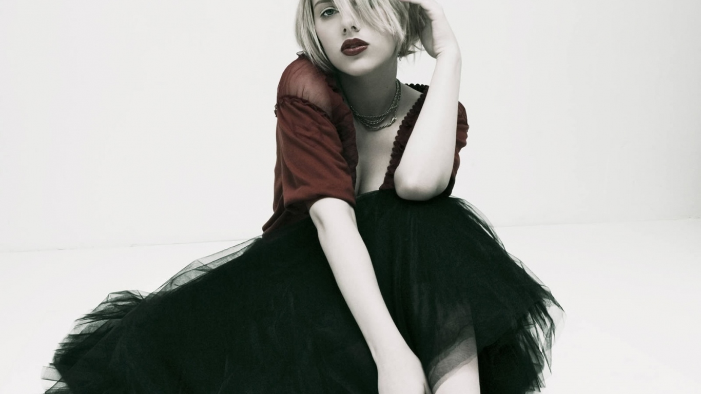 Скарлет Йохансон в платье