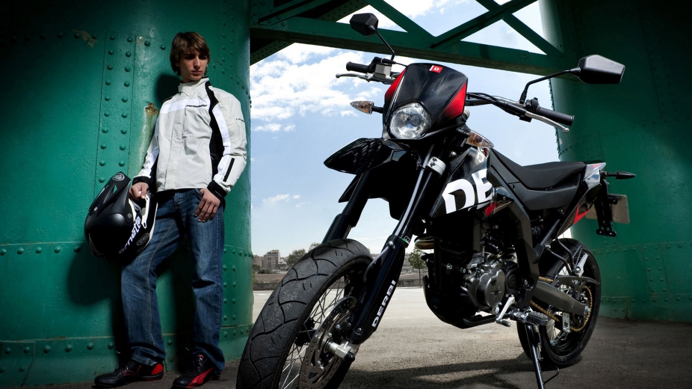 Дерби Сентра среди стальной тишины