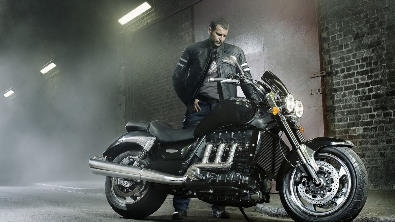 Triumph Rocket III Roadster