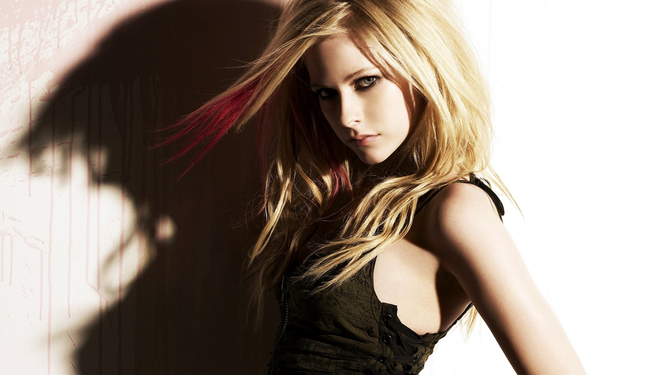 Красавица Avril