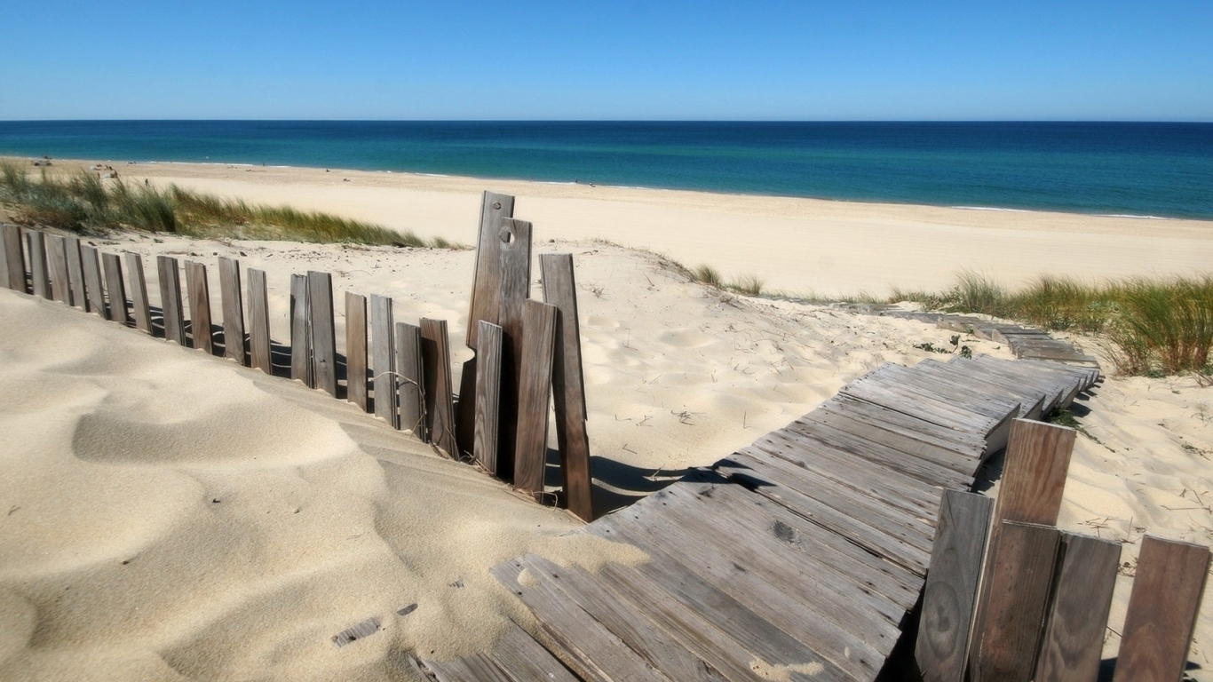 Песчаный берег