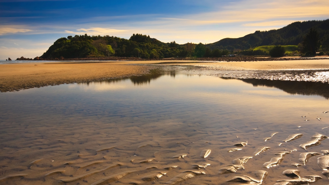 Отлив на пляже