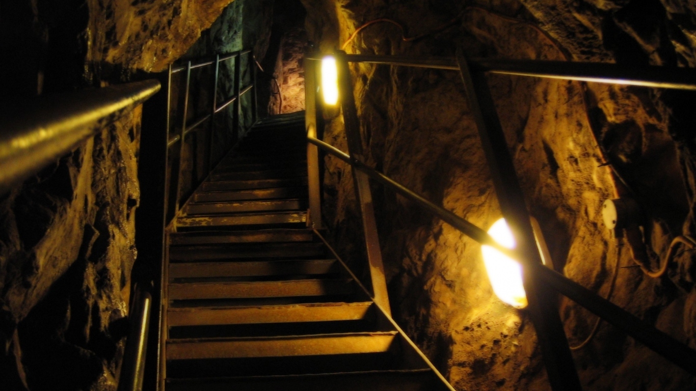 Выход из пещеры