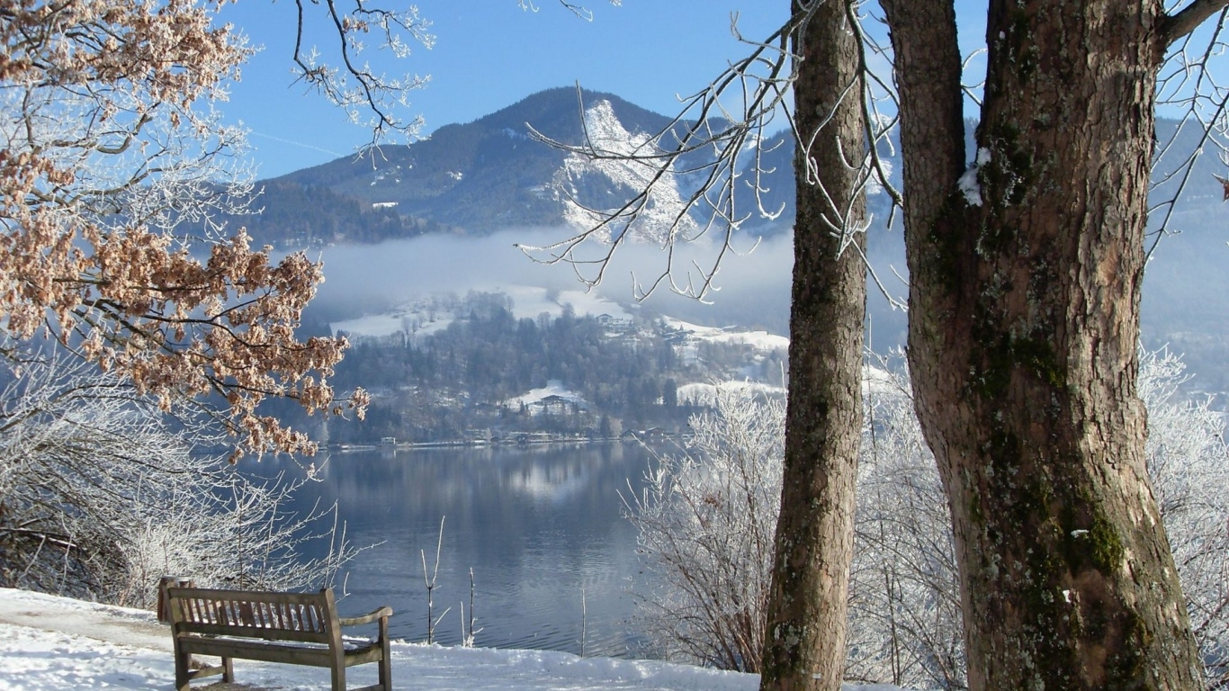 Гора под снегом