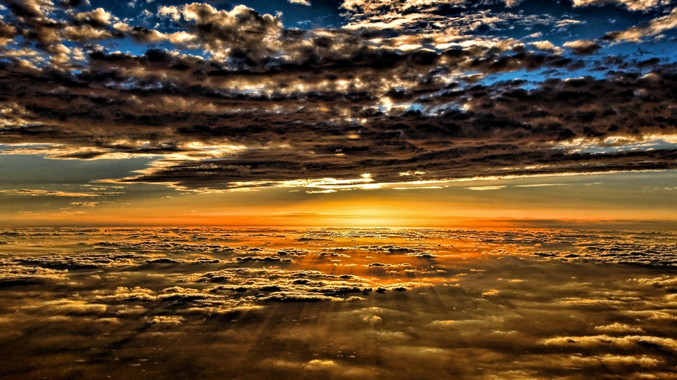 Закат среди небес