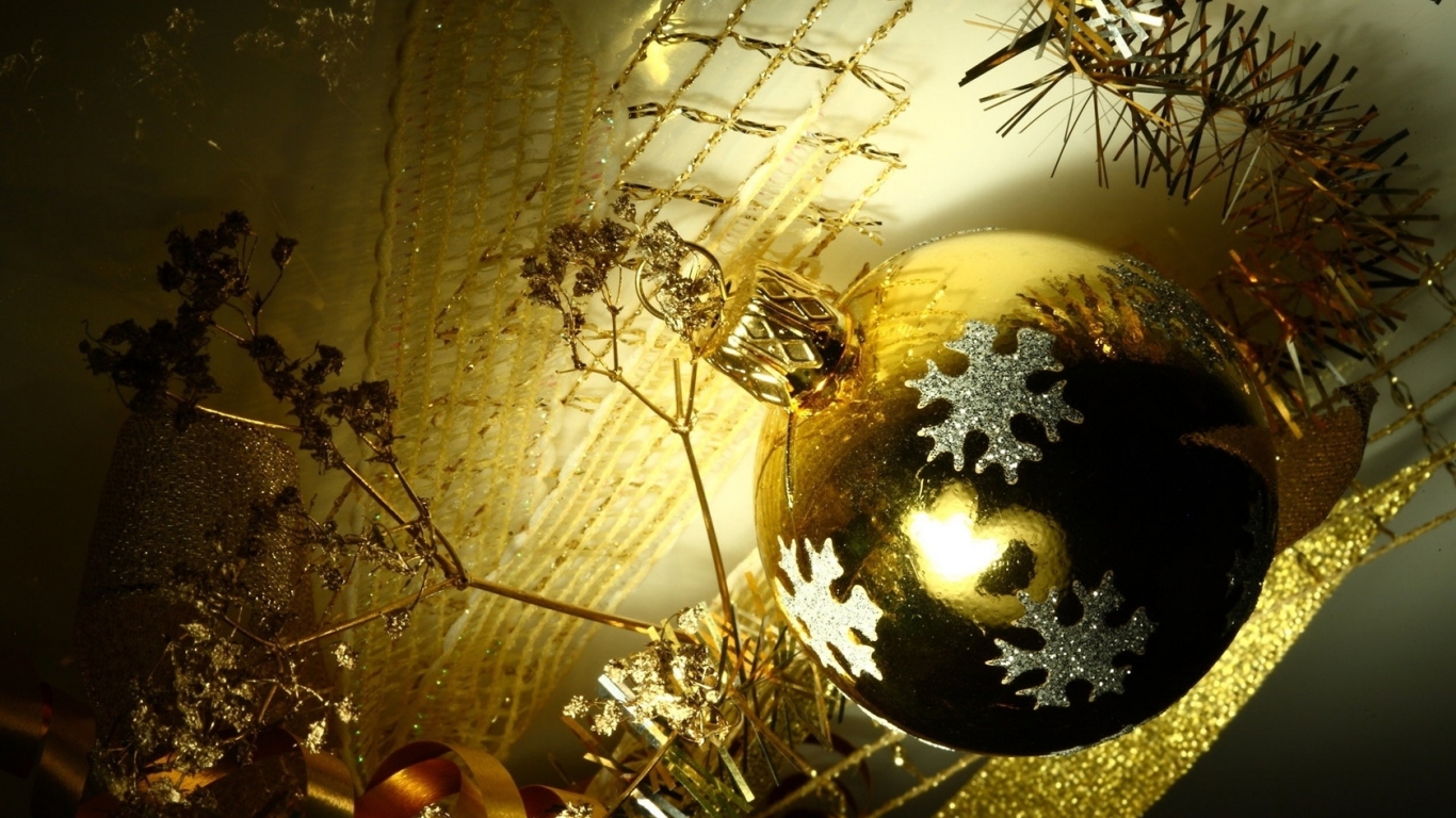 Золотой шарик