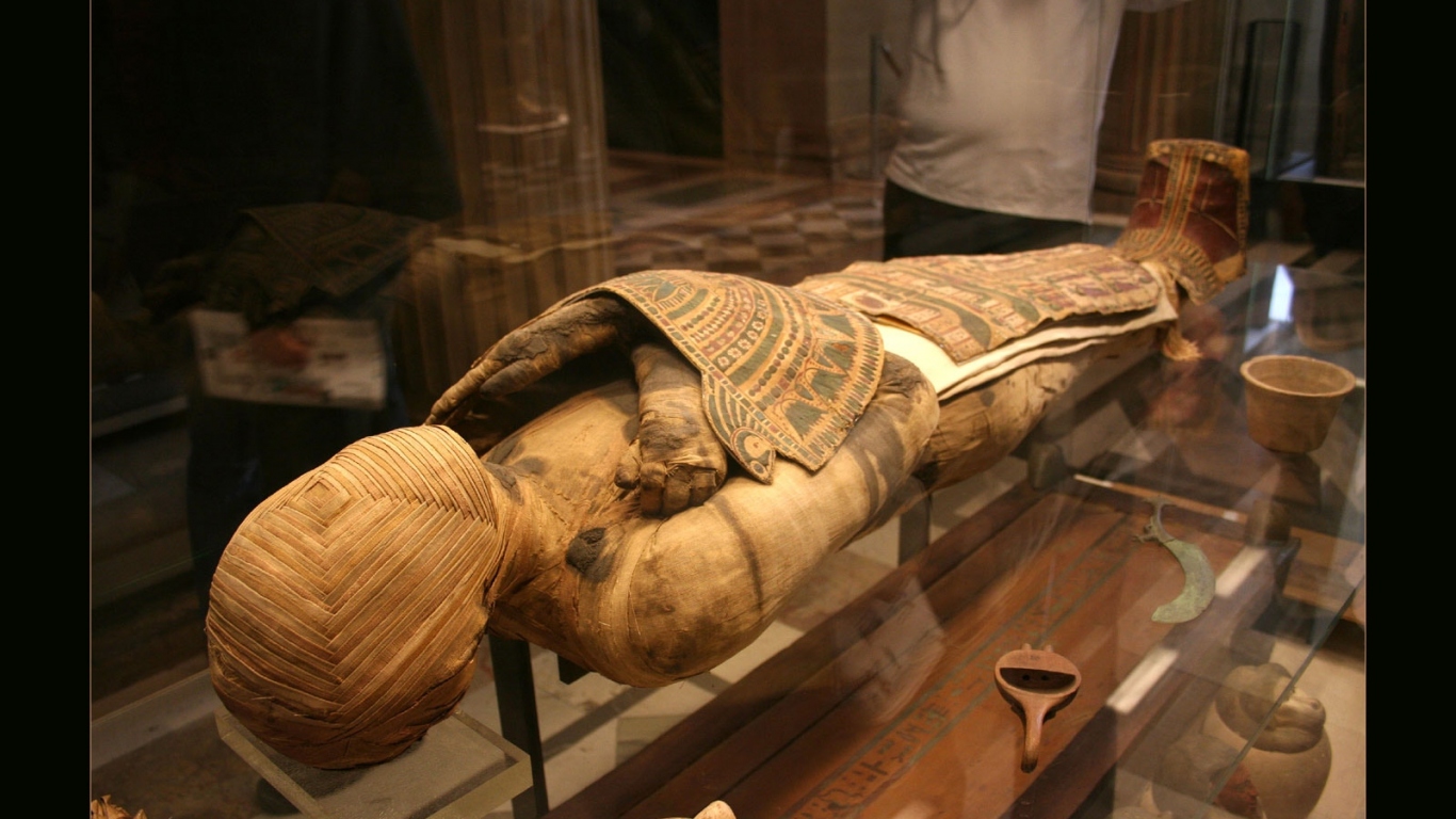 Мумия в Лувре