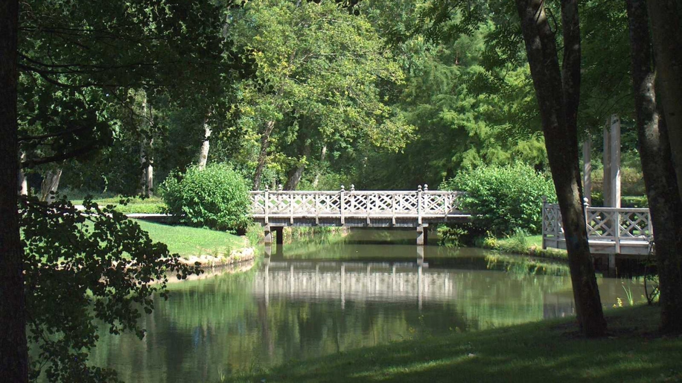 Мостик в парке