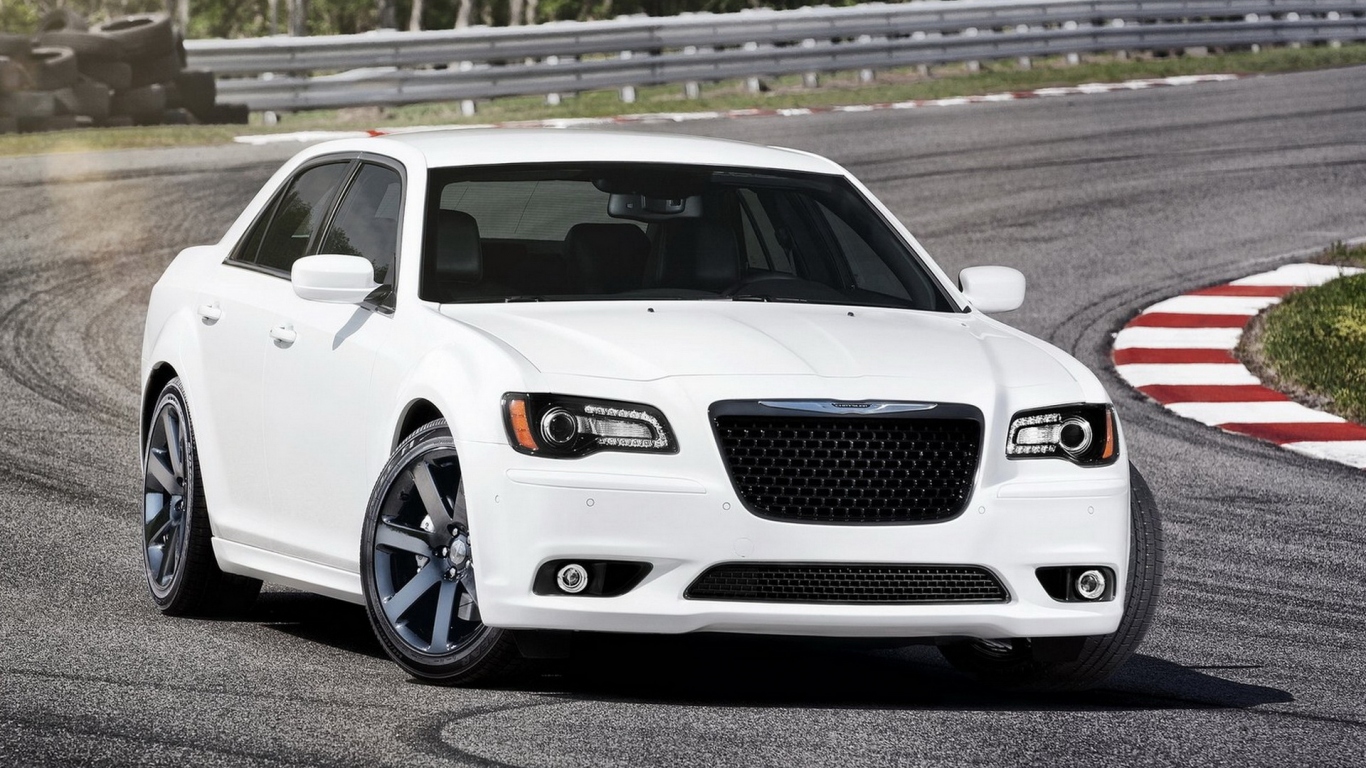 Chrysler-300 SRT8