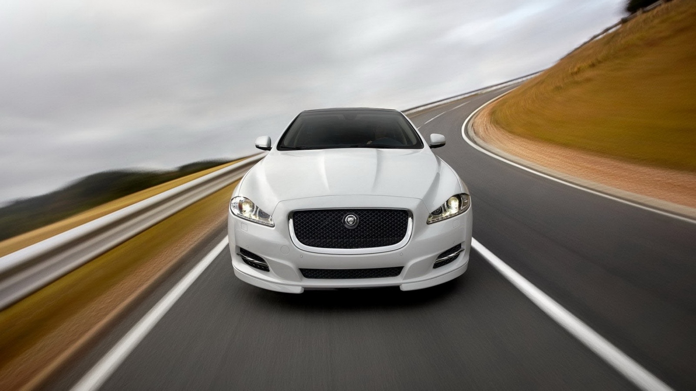 Jaguar-XJ Sport