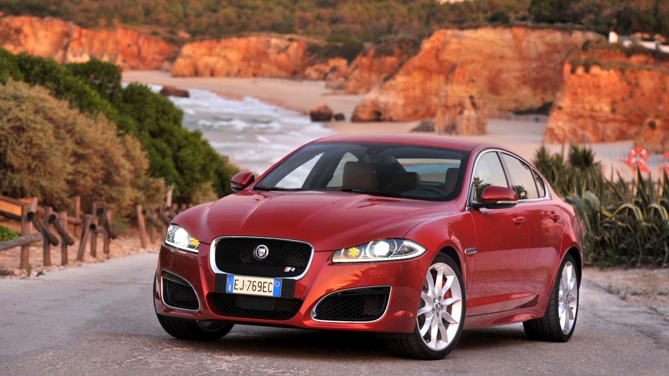 новый Jaguar XFR