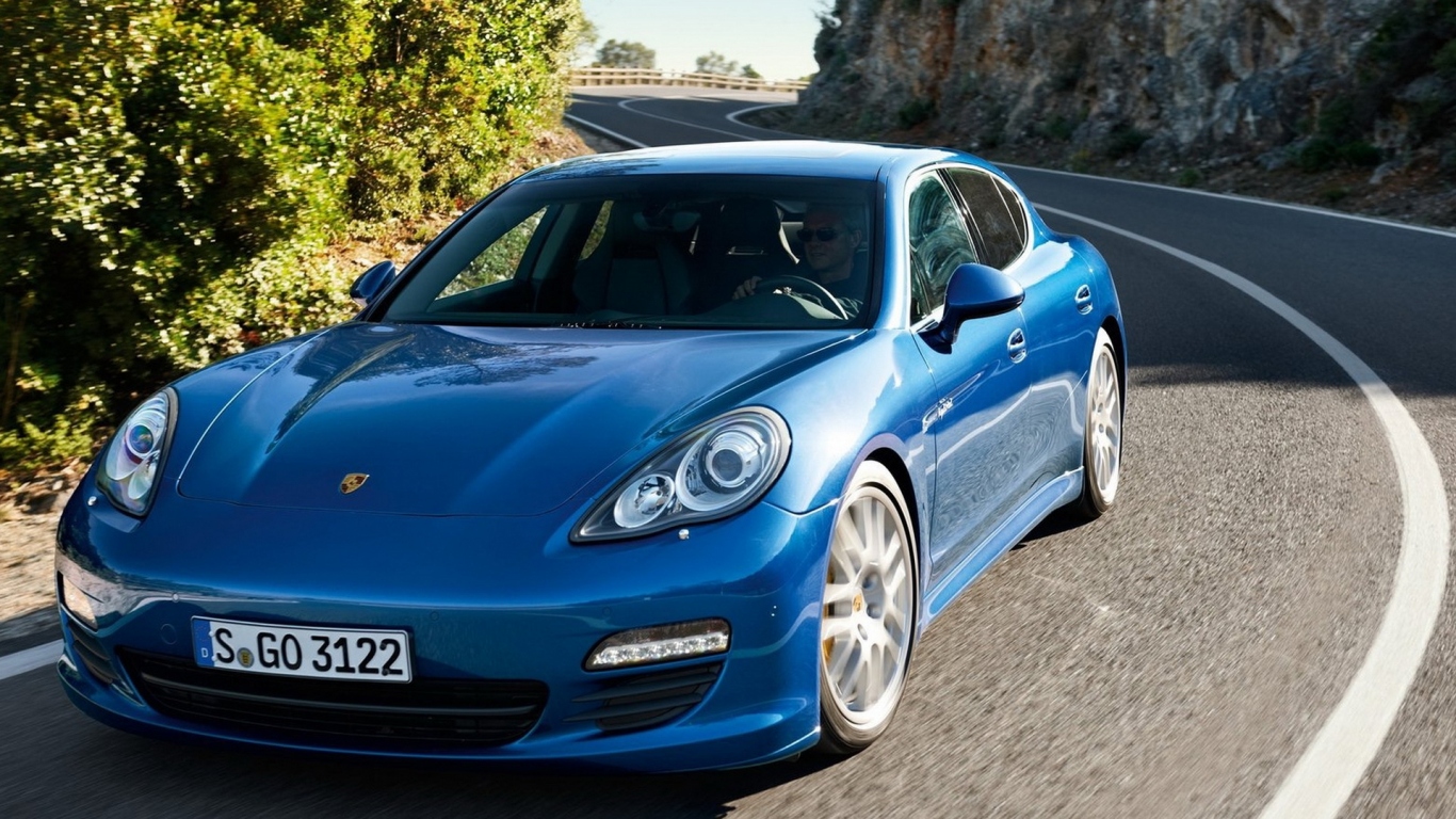 blue Porsche-Panamera S