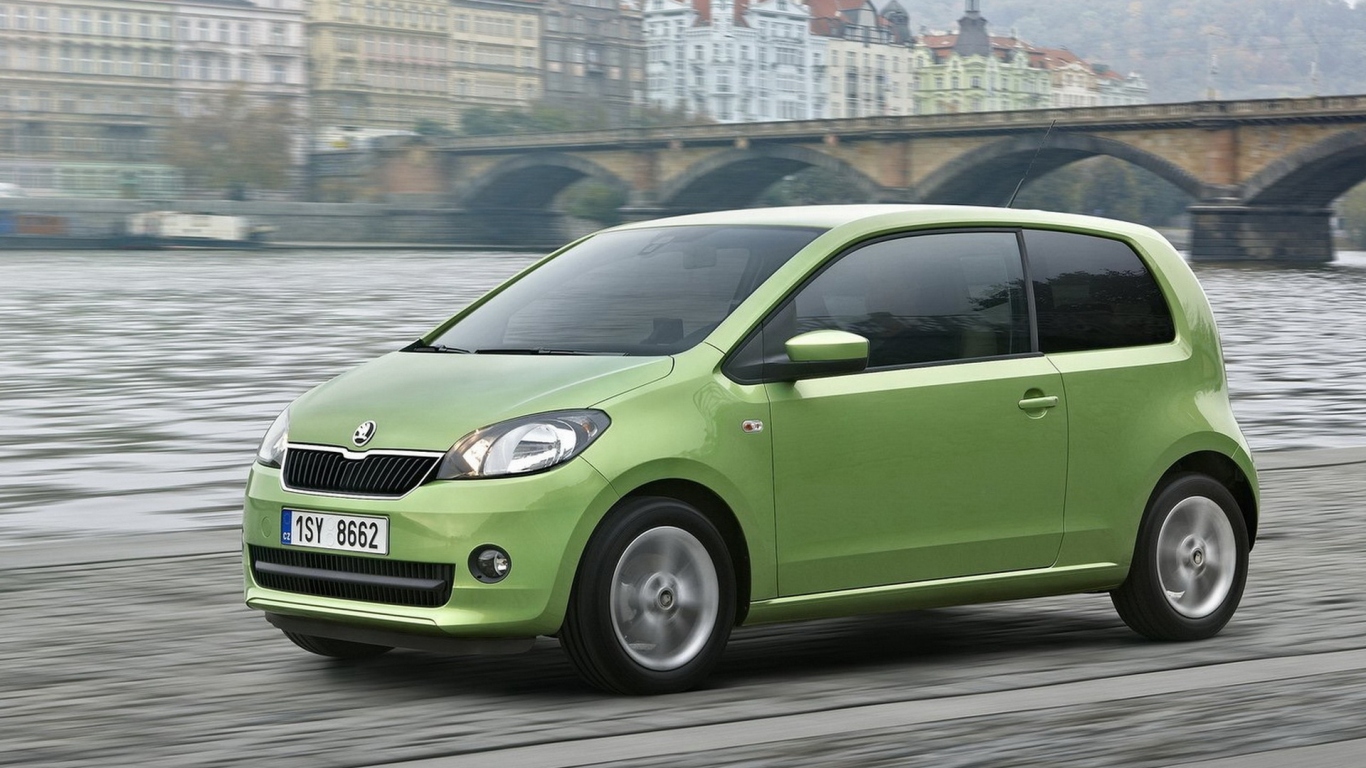 Skoda-Citigo на набережной