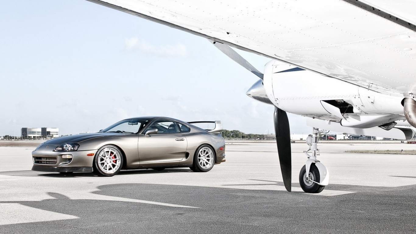 спортивная Toyota Supra