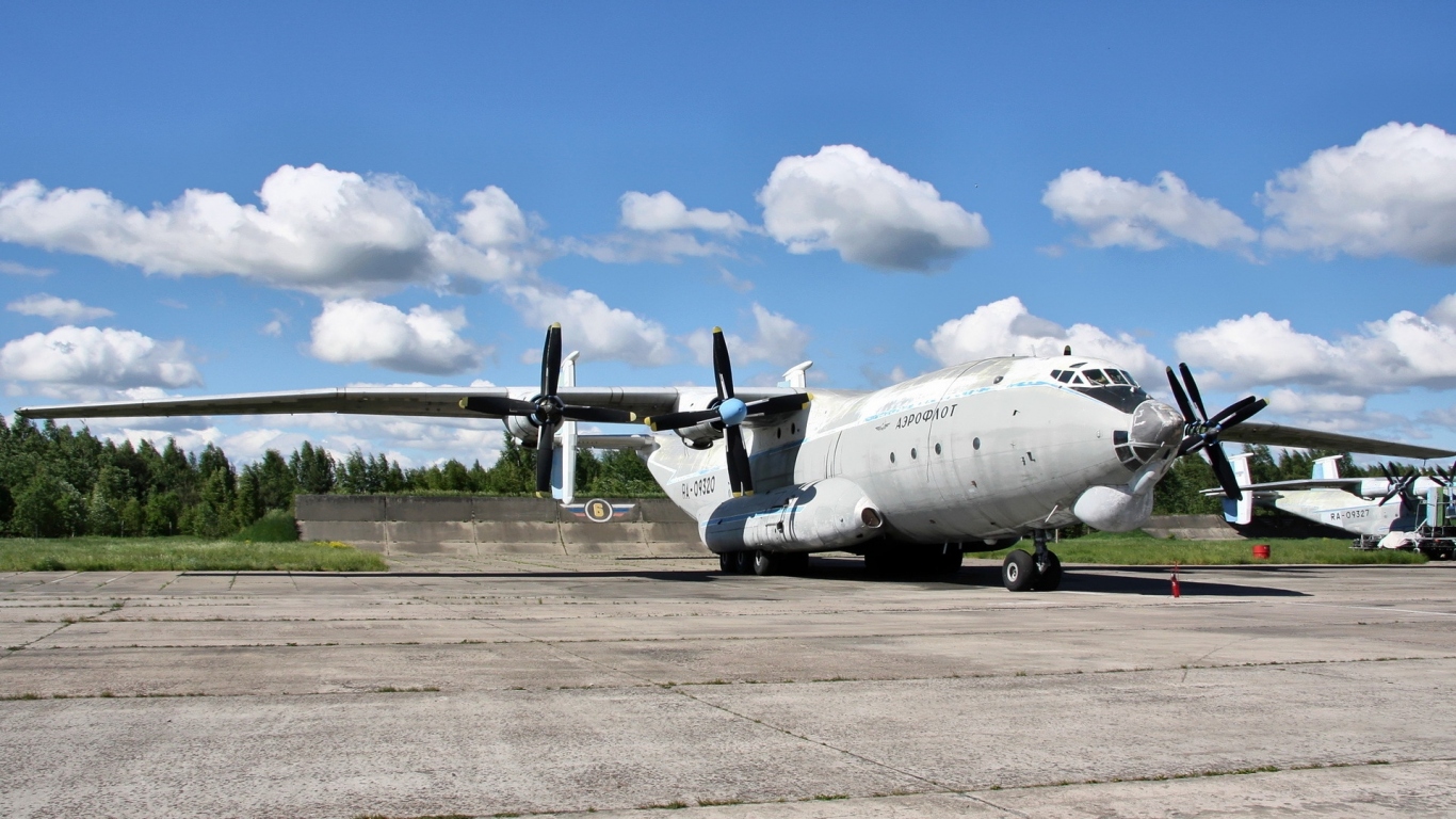 самолет АН-22