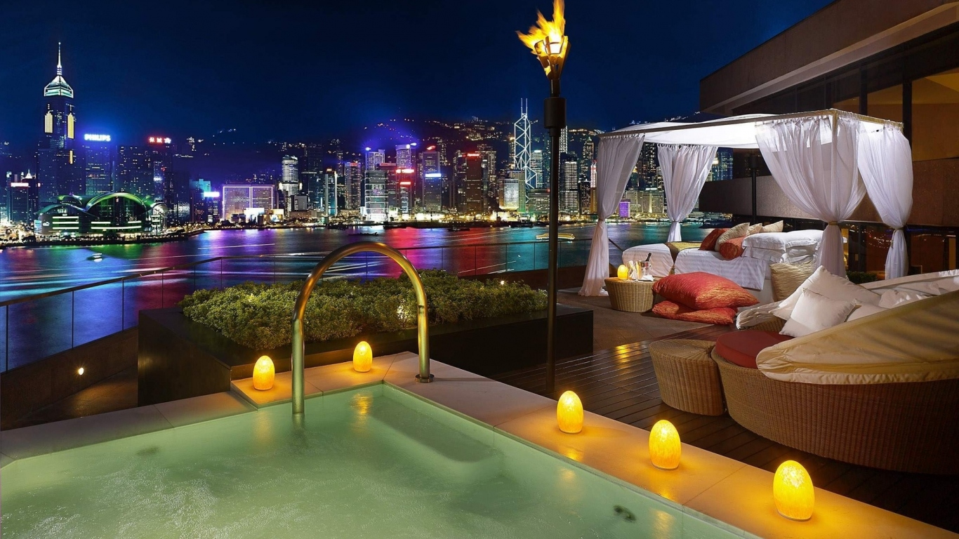 Отель с видом на город