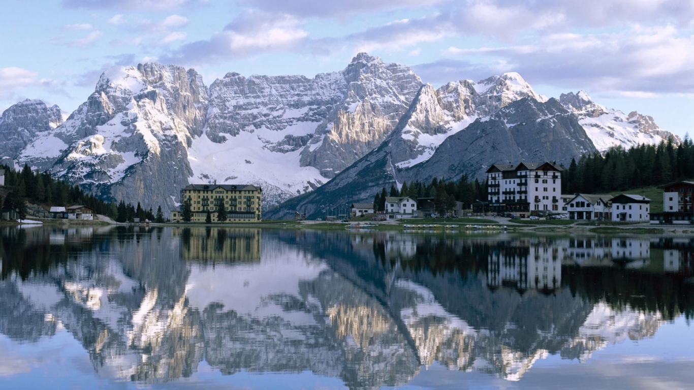 Город около гор